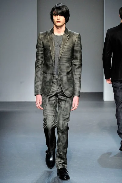 Look 9